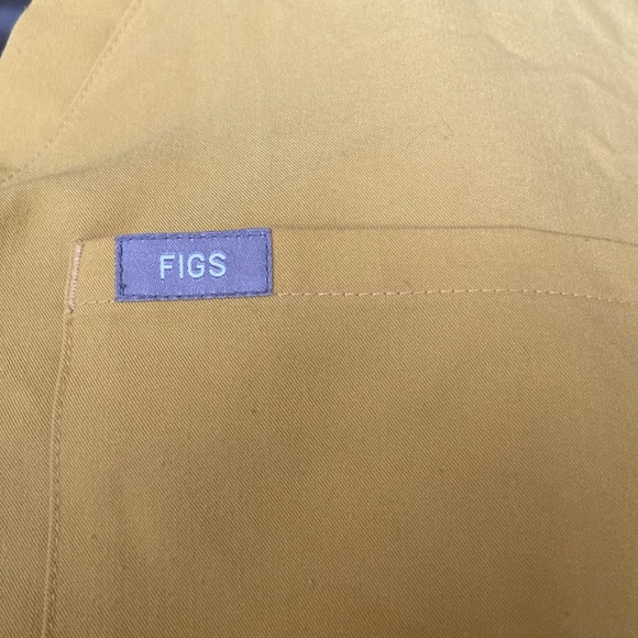 Figs Tecnical Yellow Short Sleeve Top size M - Picture 4 of 4